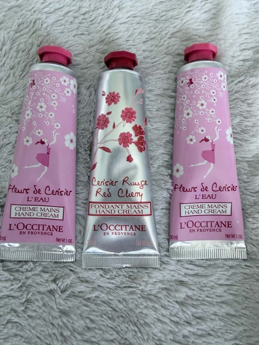 L’Occitane Hand Cream Lot Cherry Blossom Fleurs De Cerisier Cerisier Rouge 30ml